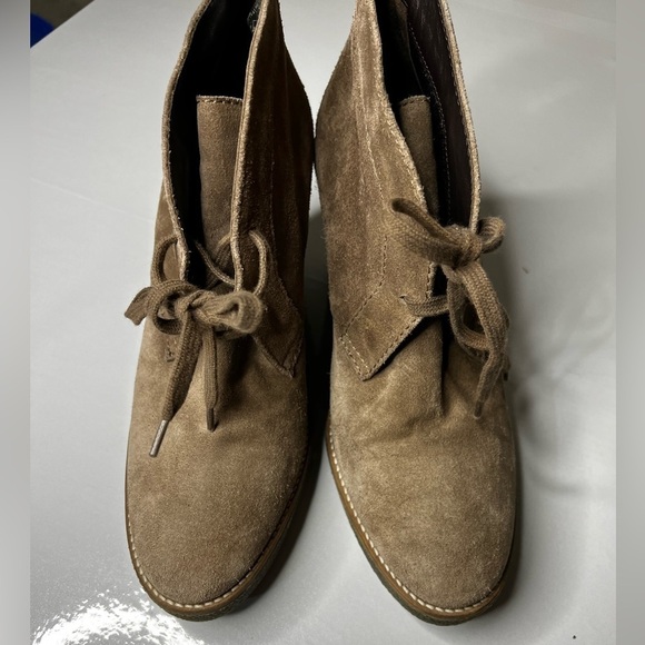 Aquatalia Women's Vianna Weatherproof Desert Wedge Bootie Size 8.5 Taupe Suede - Picture 4 of 9